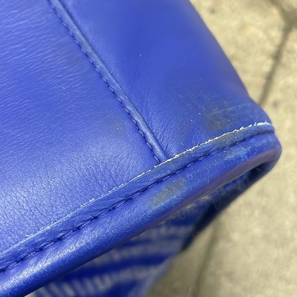 Burberry Check Wool and Leather Shopper Tote - Picture 12 of 16